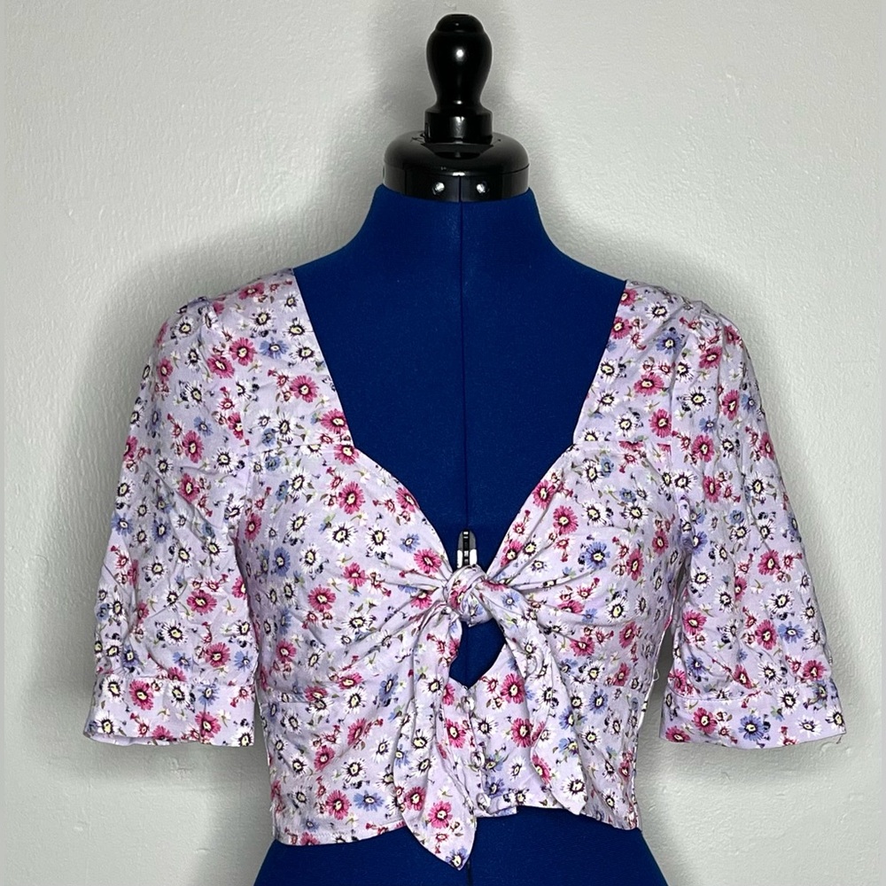 Dance & Marvel half top size medium.